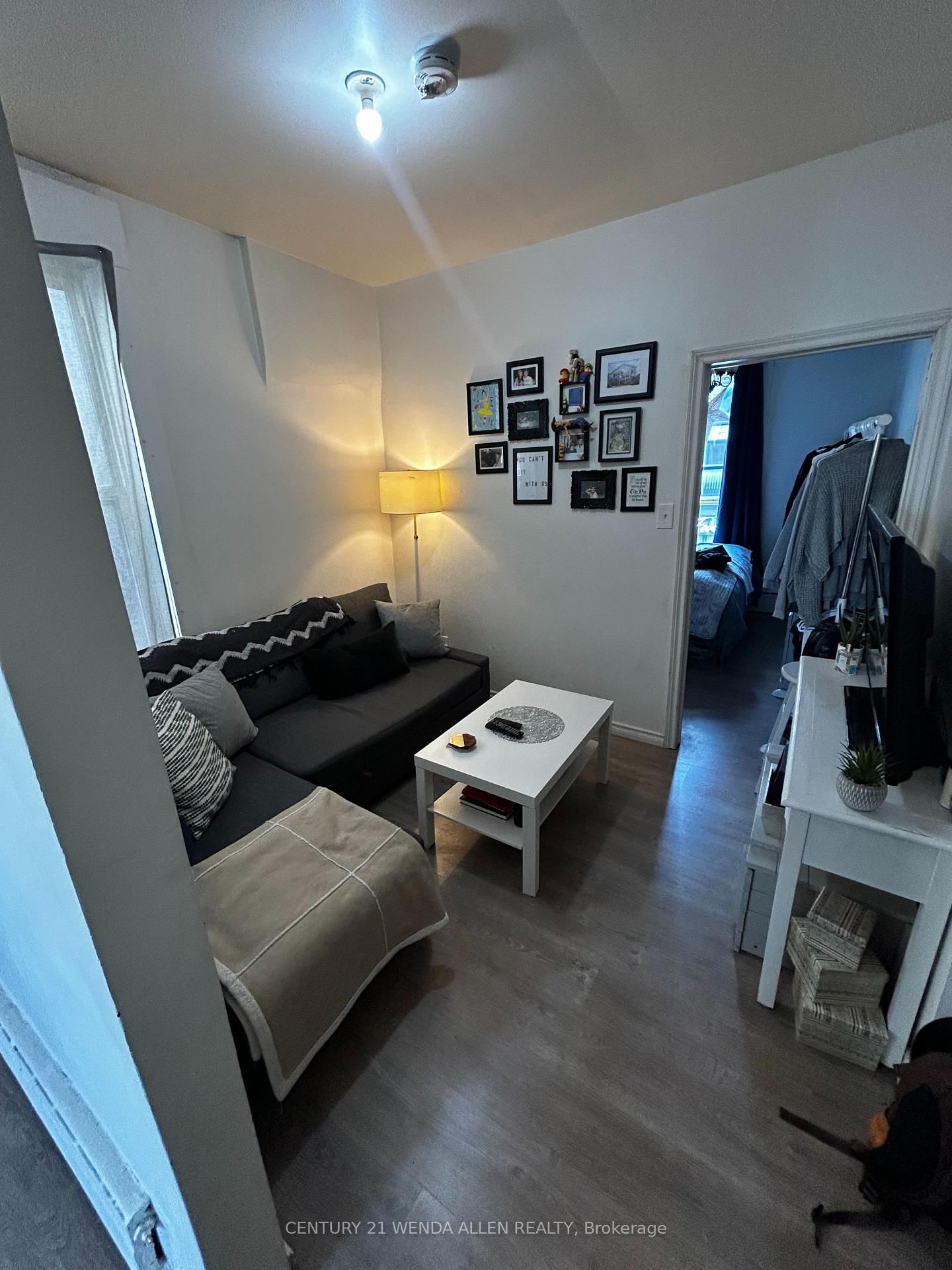 11 Queen Street E - Photo 5