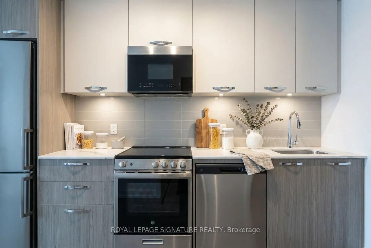 75 James Street S, Unit 1421 - Photo 2