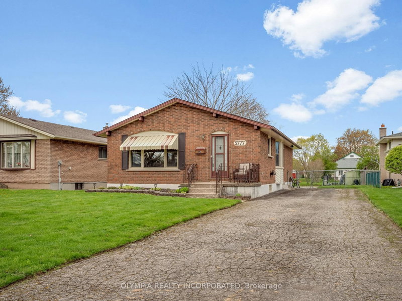 home for sale on 5777 Sunnylea Crescent