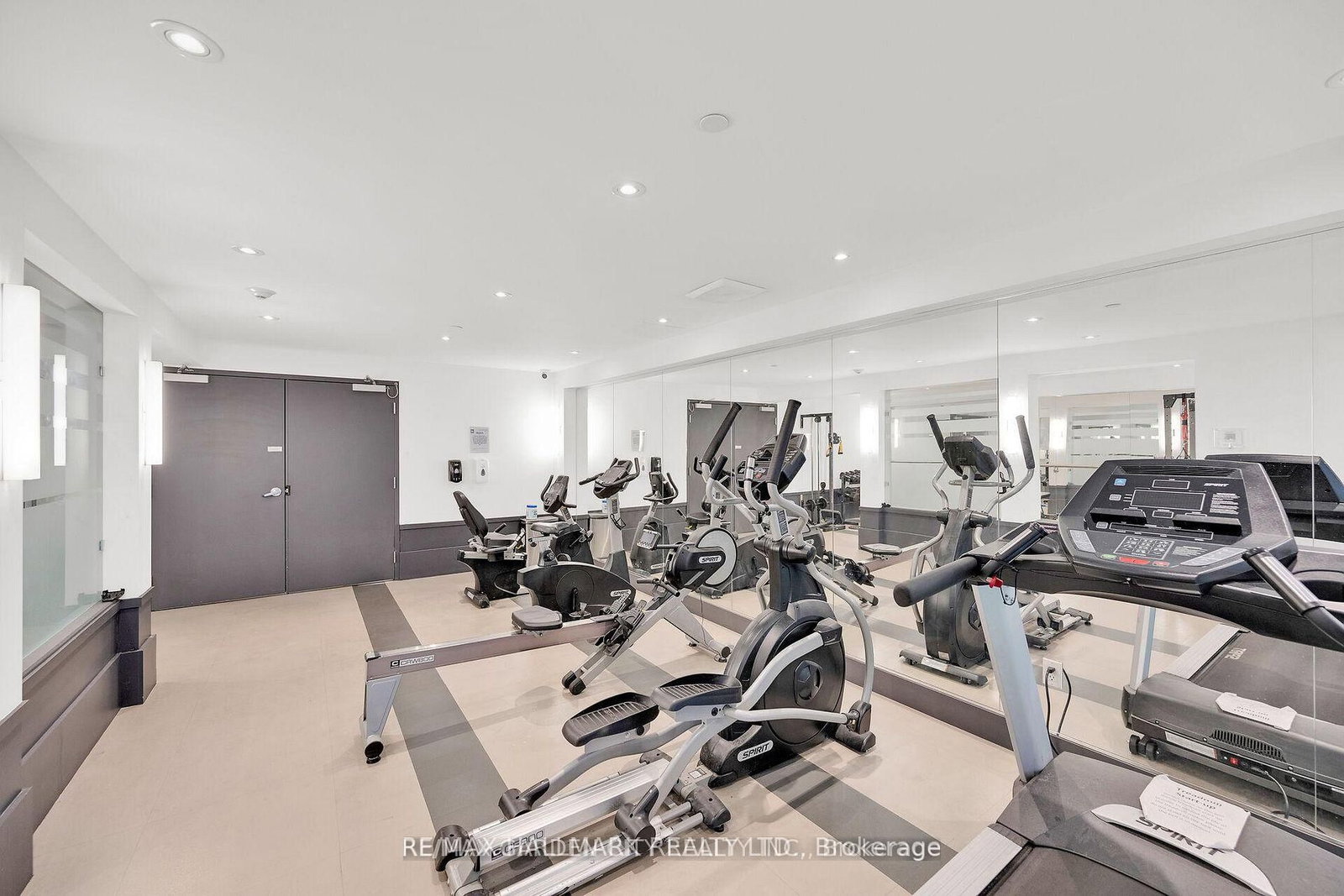 10 Concord Place, Unit 409 - Photo 37