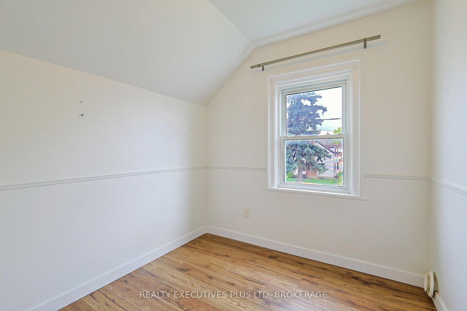 15 Chestnut Street E - Photo 17