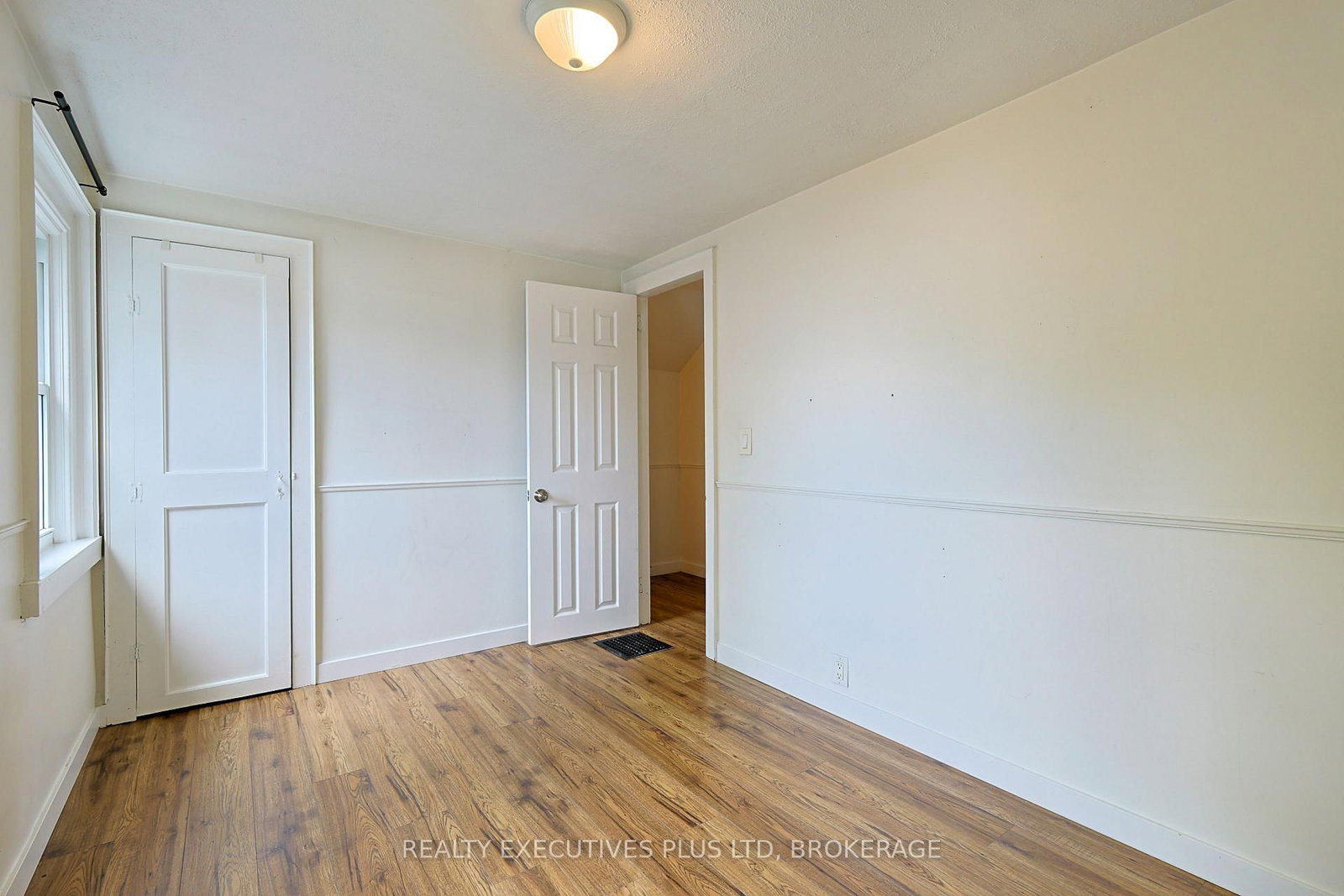 15 Chestnut Street E - Photo 19