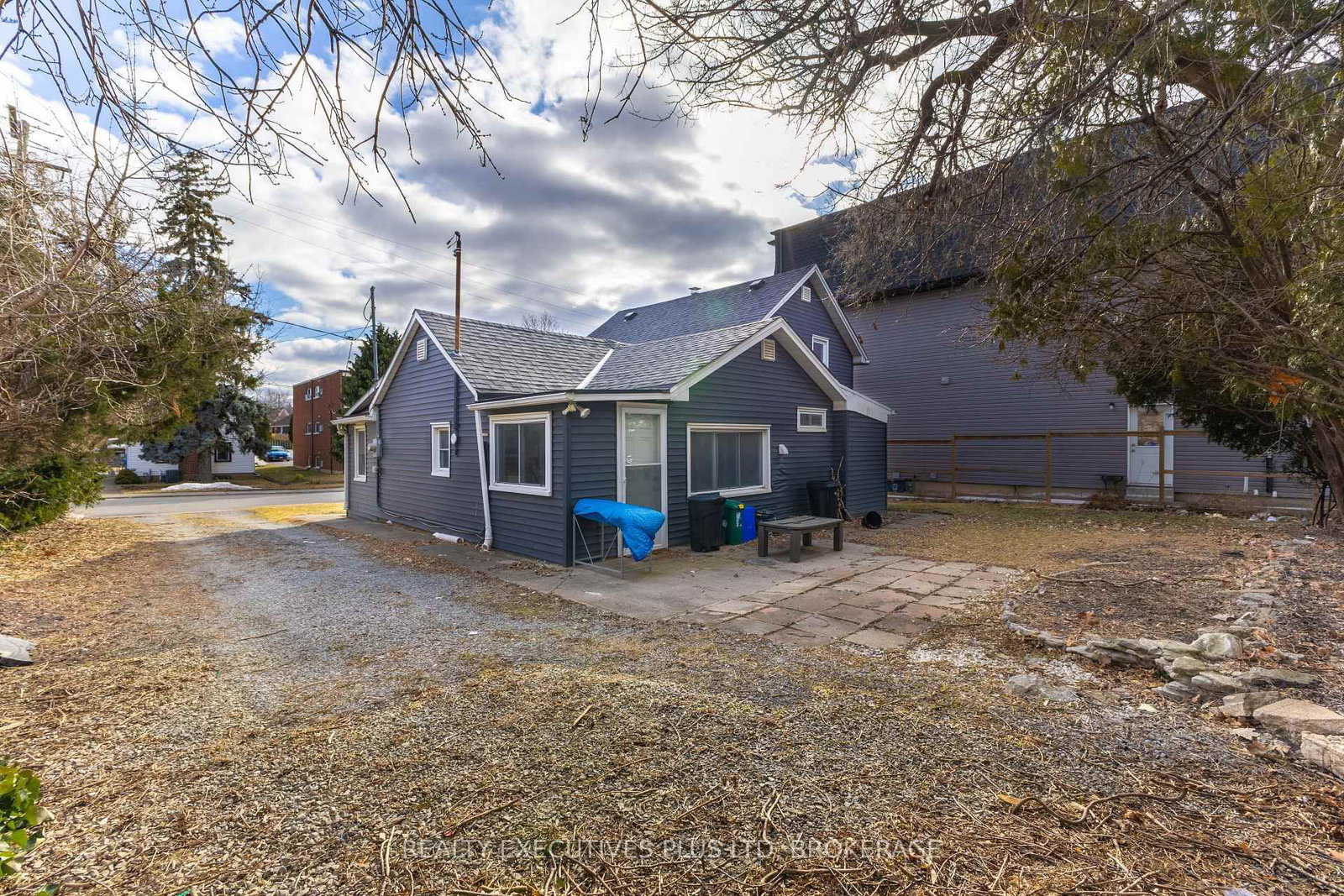 15 Chestnut Street E - Photo 25