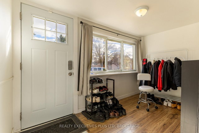 15 Chestnut Street E