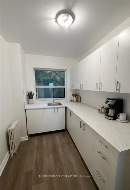 301 - 325A James Street S