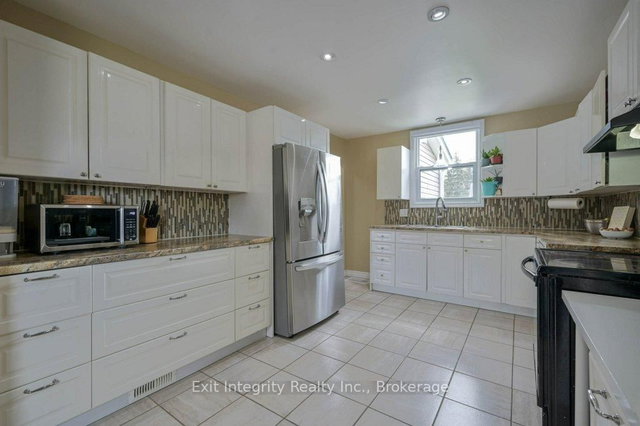 98 Morton Avenue W