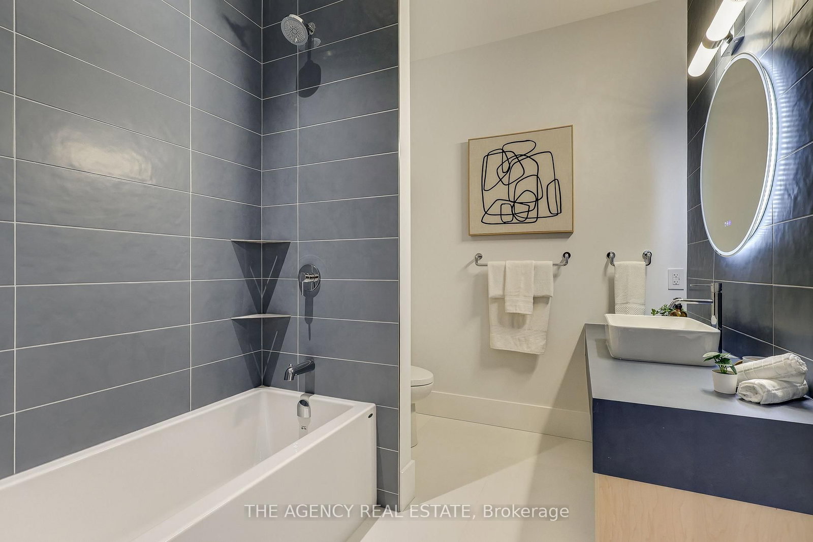 4228 Fallingbrook Road • London South, ON photo 17
