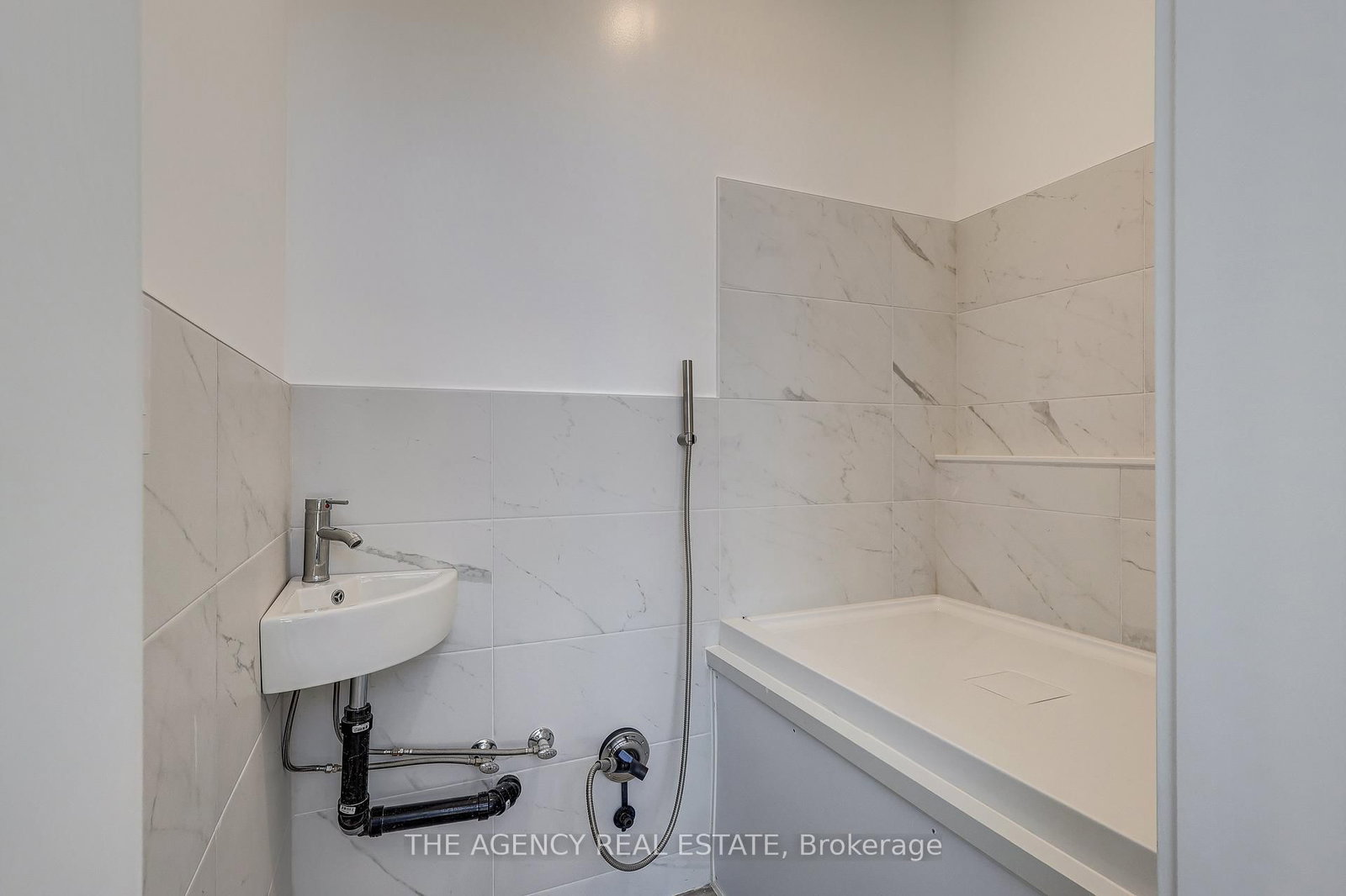 4228 Fallingbrook Road • London South, ON photo 43