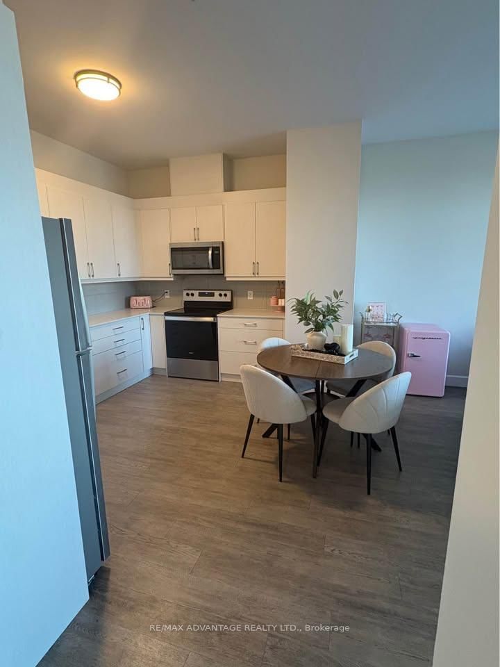 1600 Hyde Park Road, Unit 315 - Photo 3