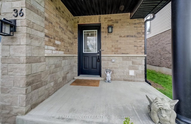 36 Bawcutt Crescent