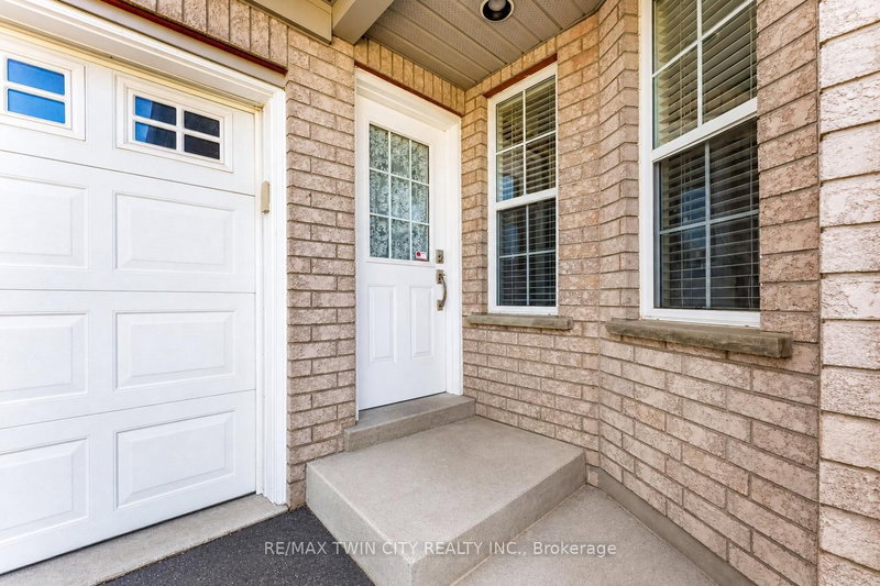 550 Dansbury Dr, Waterloo, N2K 4E2 | Image 3