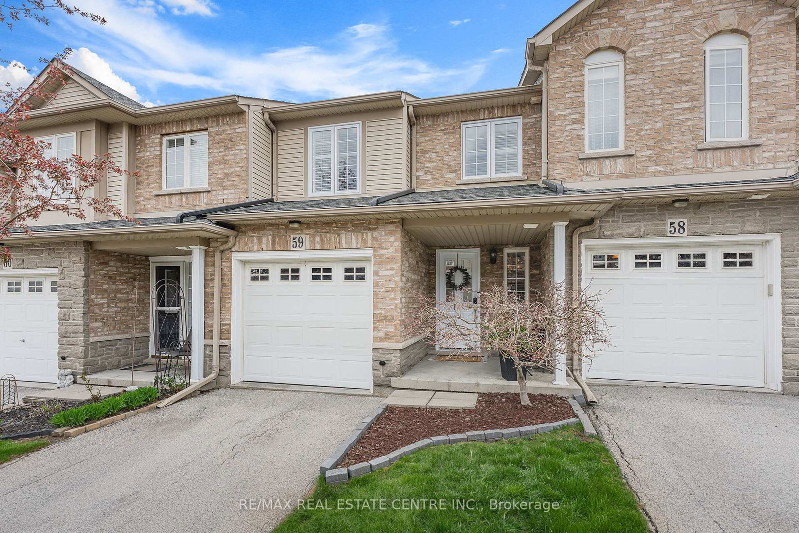 Townhouse for sale at 59-7 Southside Place, Hamilton, Ontario, L9C 7W6 - Mountview - MLS: X13079454
