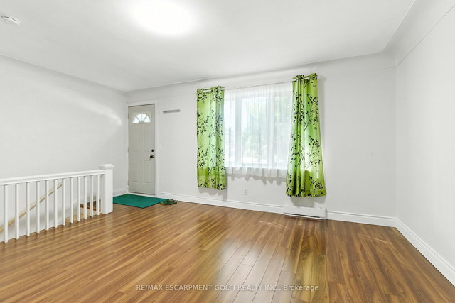 24 Macklin Street N