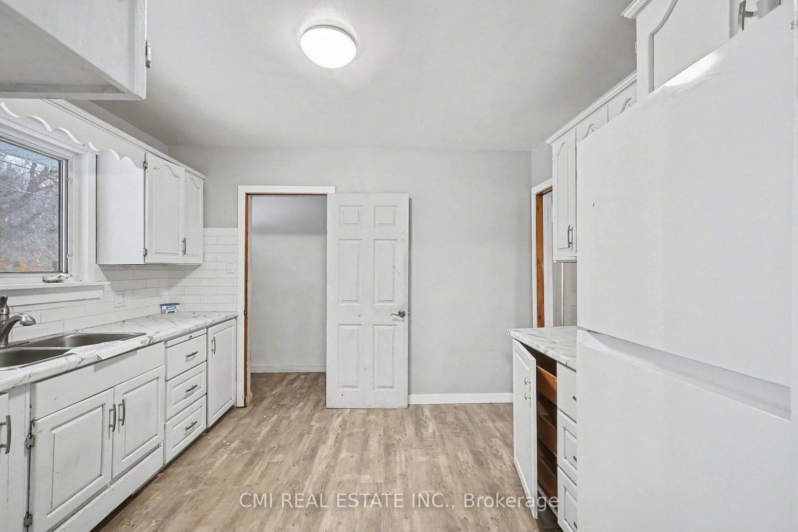 606 GLEN MILLER Road • Trenton, ON photo 12
