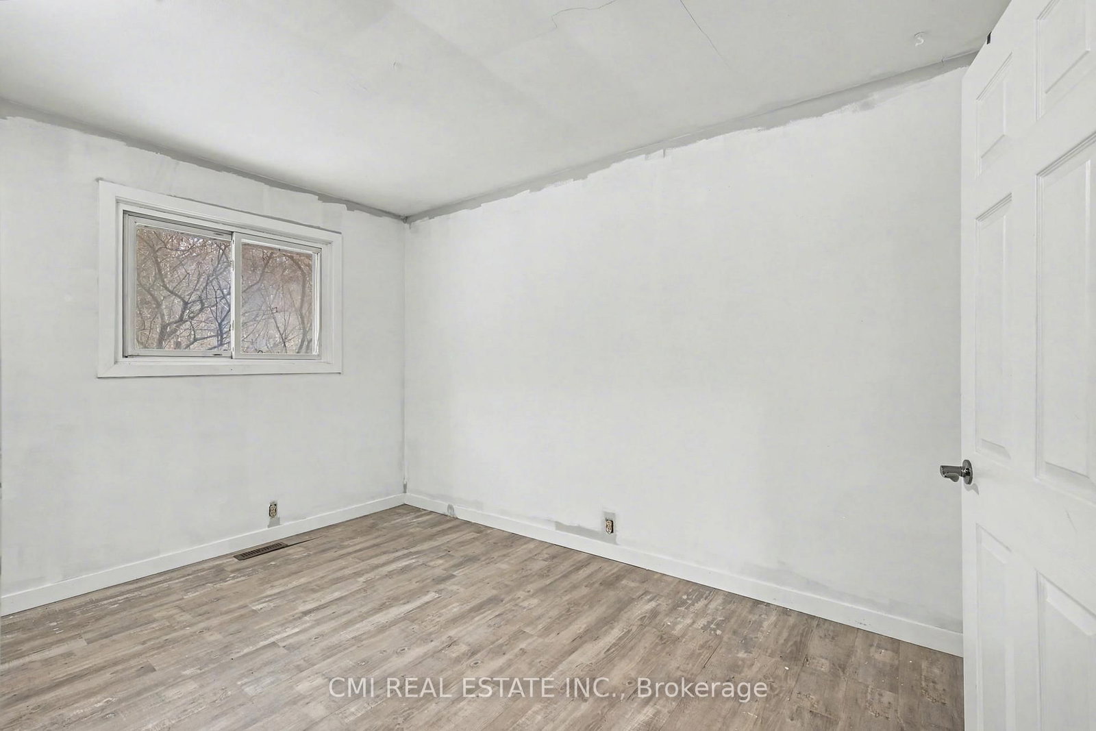 606 GLEN MILLER Road • Trenton, ON photo 25