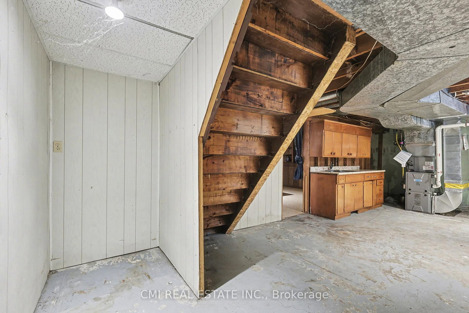 606 GLEN MILLER Road • Trenton, ON photo 35