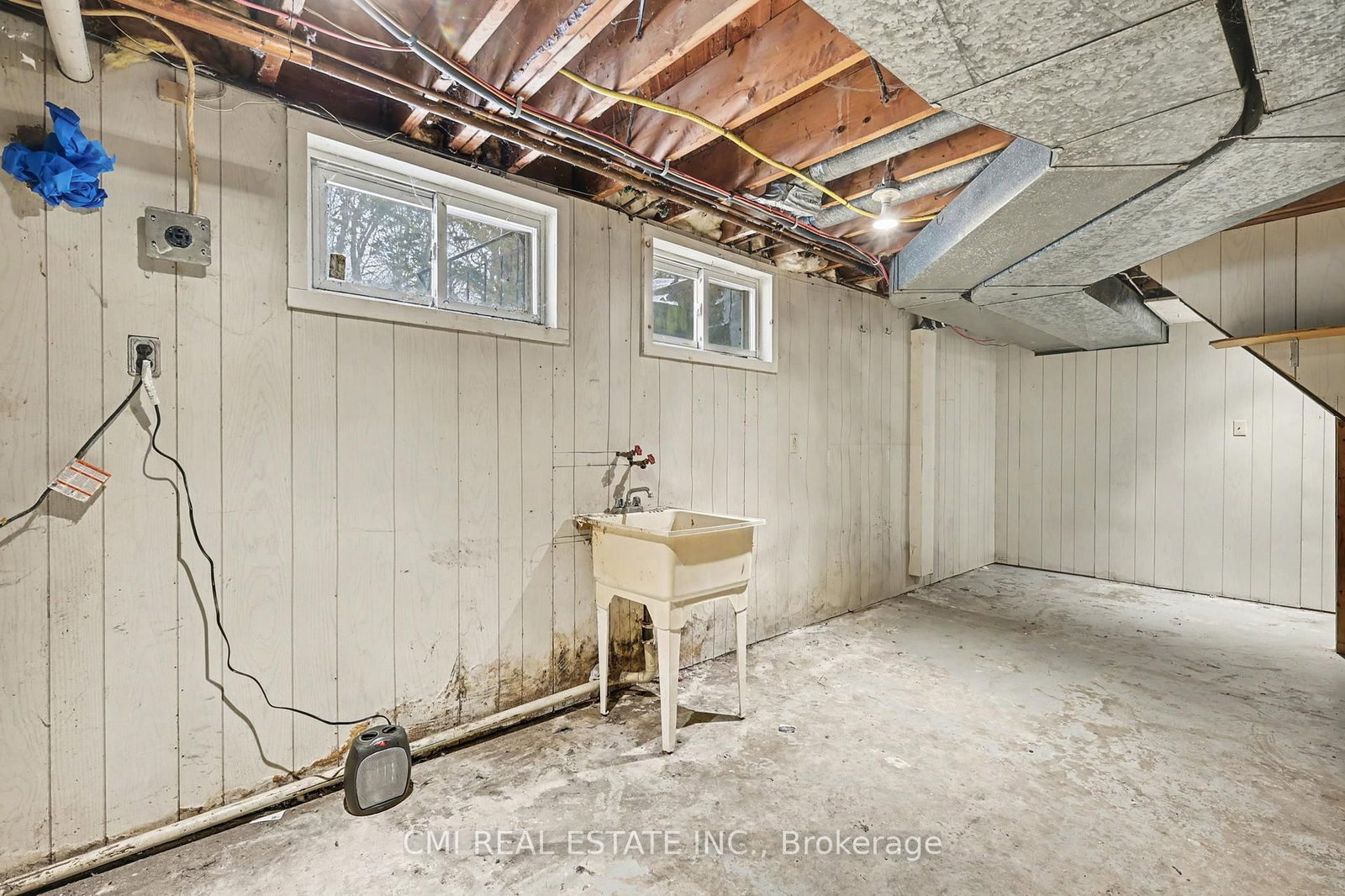 606 GLEN MILLER Road • Trenton, ON photo 37