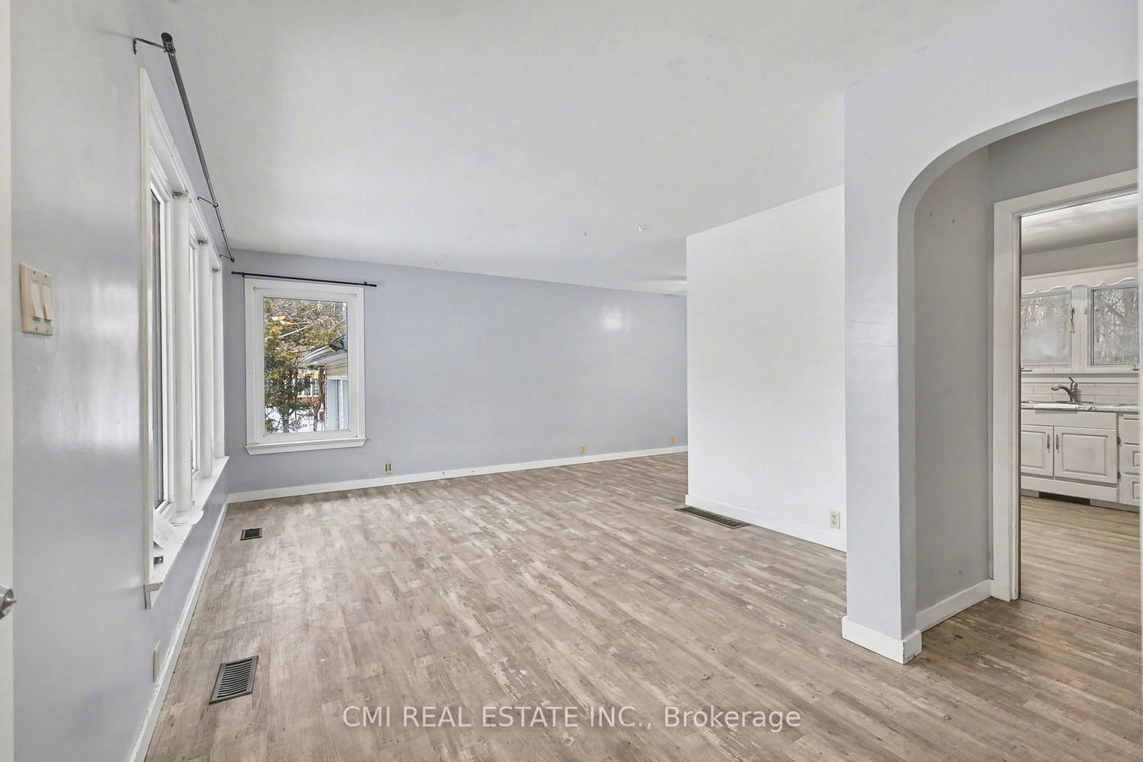 606 GLEN MILLER Road • Trenton, ON photo 6