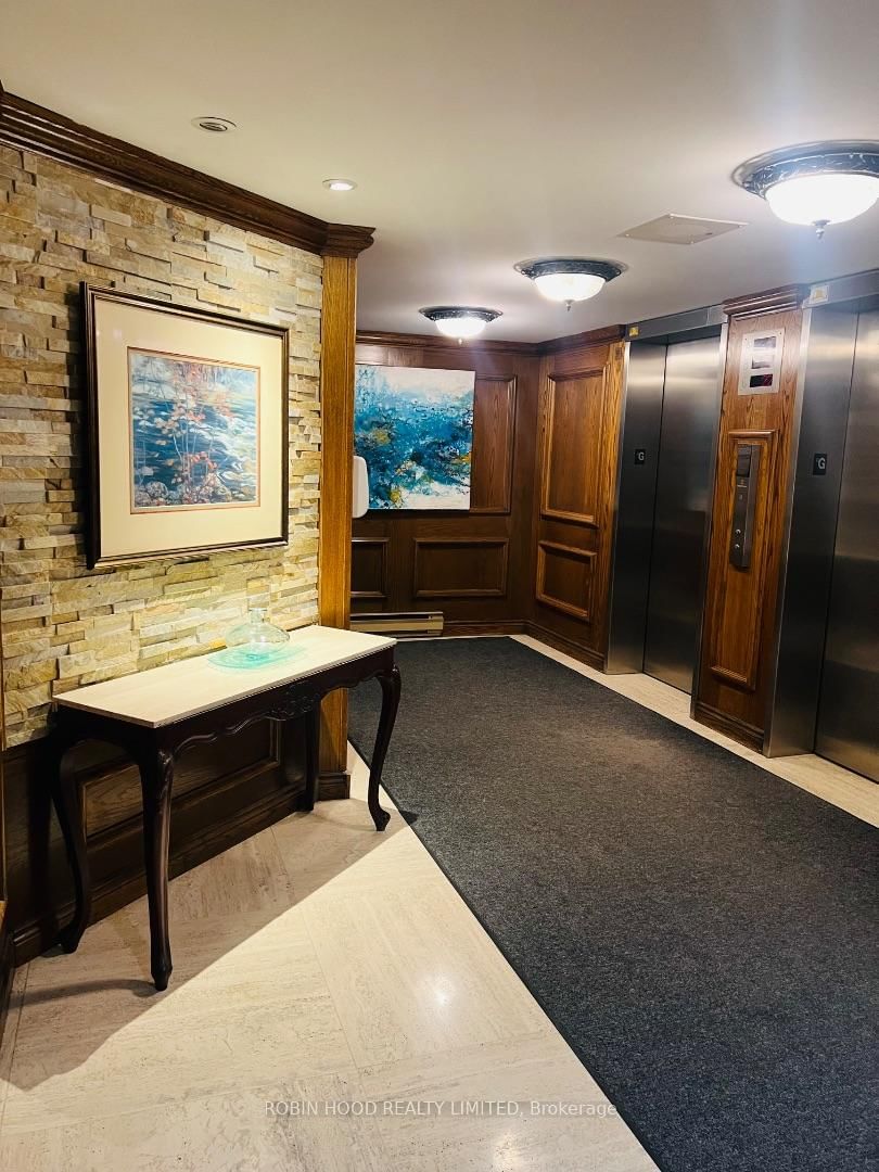 530 Laurier Avenue W • #910 • Ottawa, ON photo 3