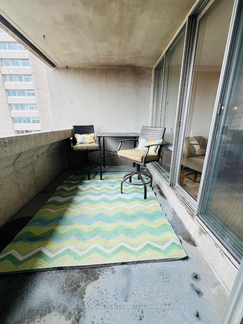 530 Laurier Avenue W • #910 • Ottawa, ON photo 8