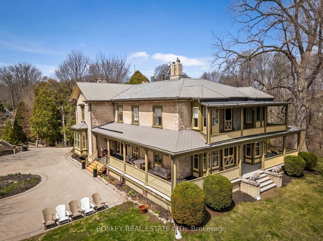 47 Pine Street S