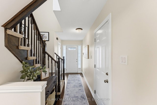 4892 Adam Court