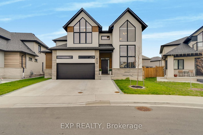 923 Stonecliffe Walk #5, Kitchener, Ontario