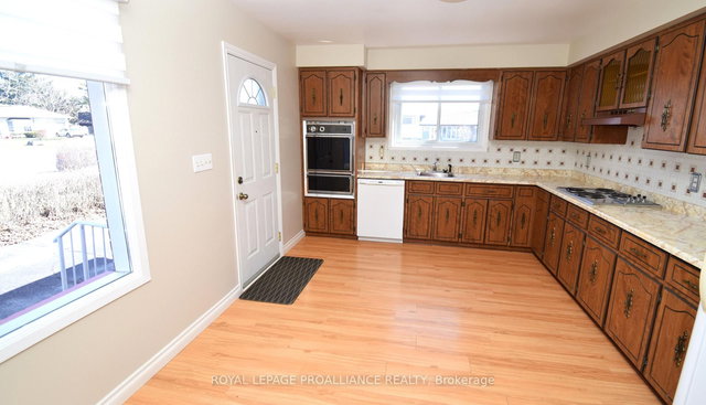 8 Walden Circle