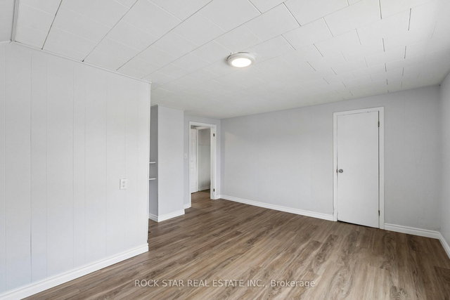 UPPER - 26 ALBINA Street