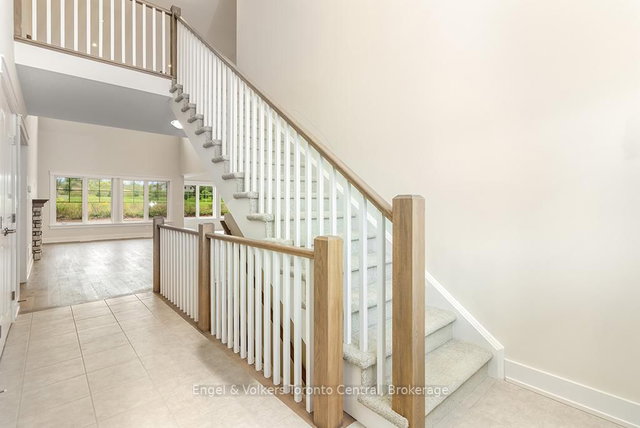 260 SNOWBERRY Lane