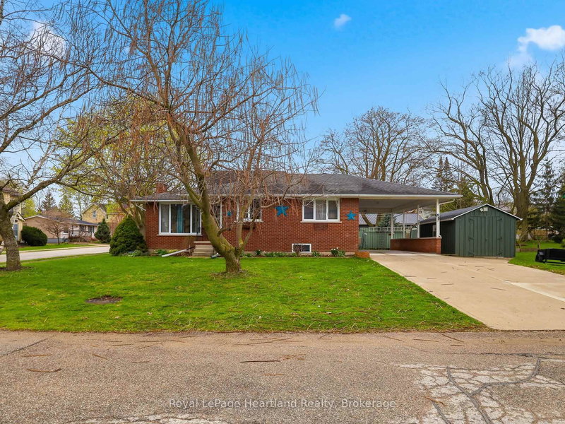 home for sale on 170 Queen Street S
