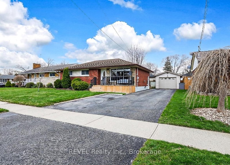 24 Grosvenor St S, St. Catharines, Ontario