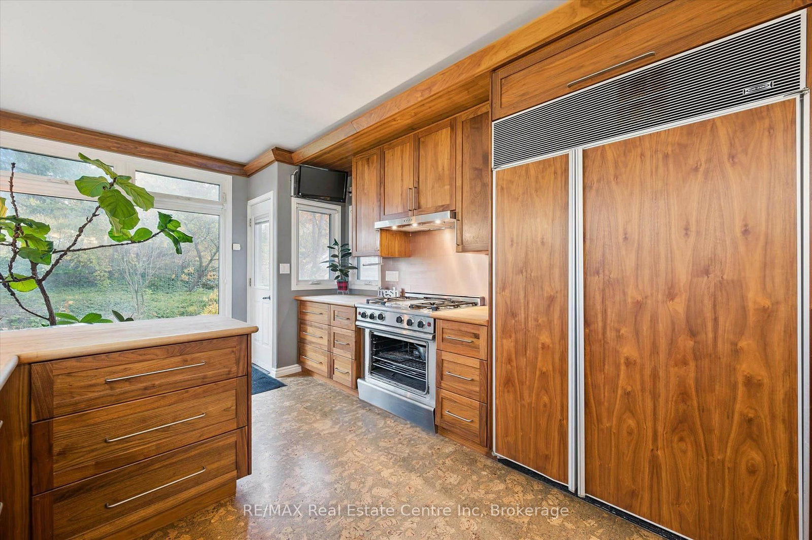 500 WATSON Parkway S • Guelph, ON photo 6