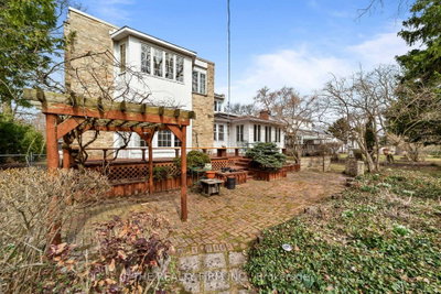 15 Mayfair Drive — photo 6
