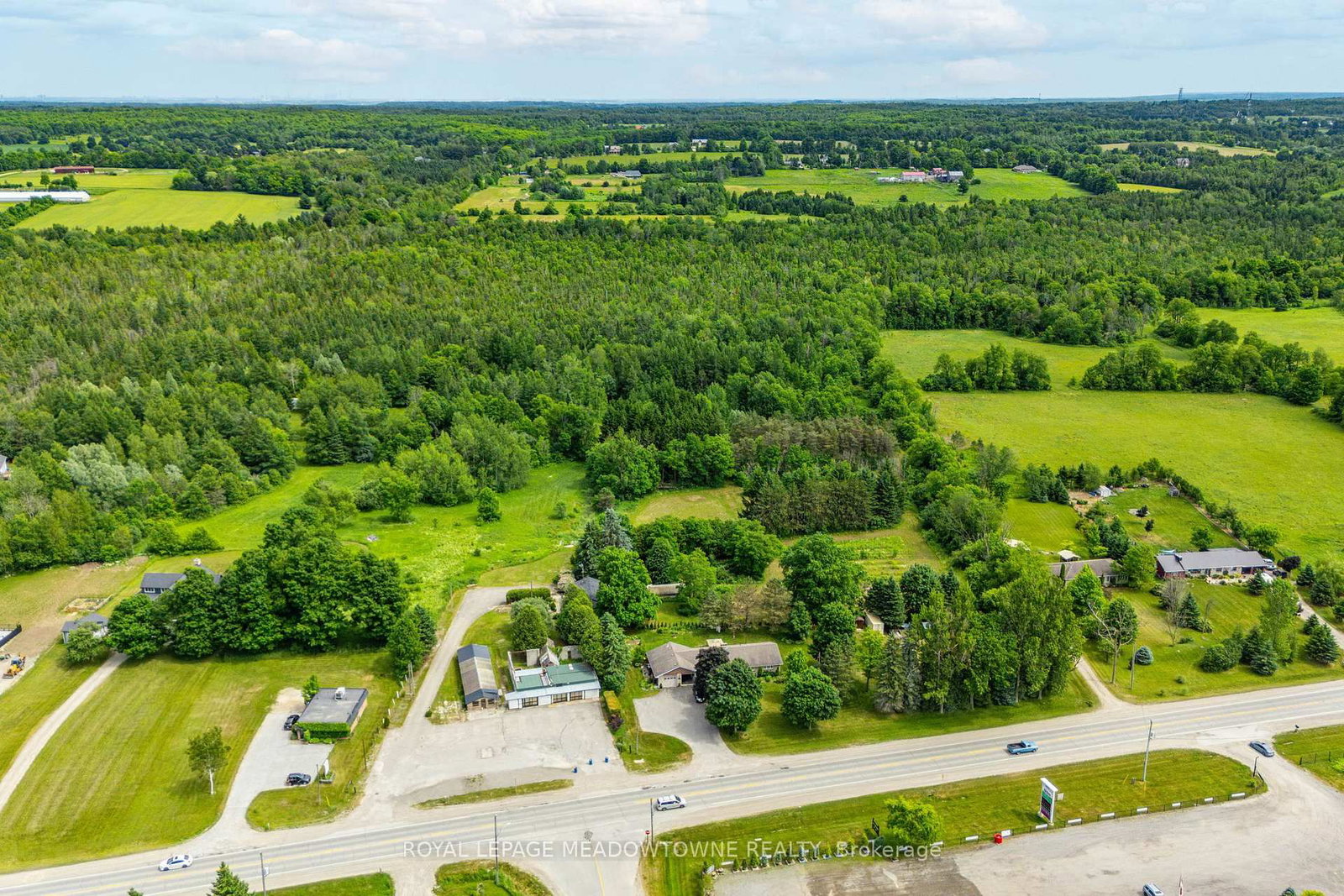 9483 Wellington Rd 124 • Erin, ON photo 3