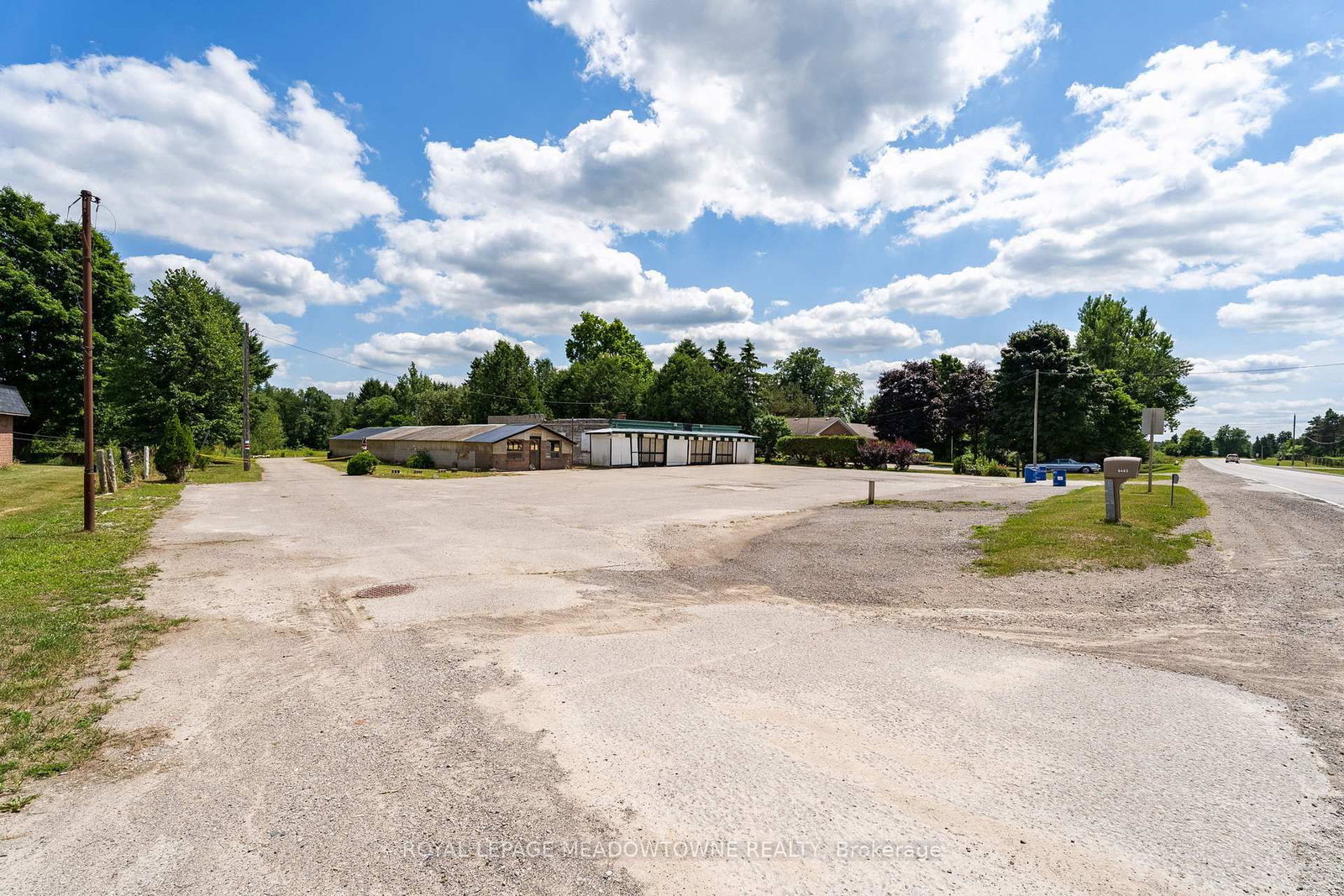 9483 Wellington Rd 124 • Erin, ON photo 4