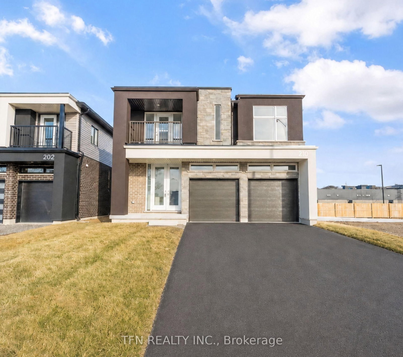 Detached House for sale at 210 Wellandvale Drive, Welland, Ontario, L3C 7C7 - N. Welland - MLS: X13081880