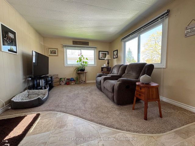 36 - 39724 Amberley Road