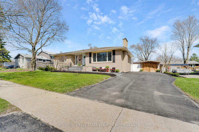 737 Holgate Crescent