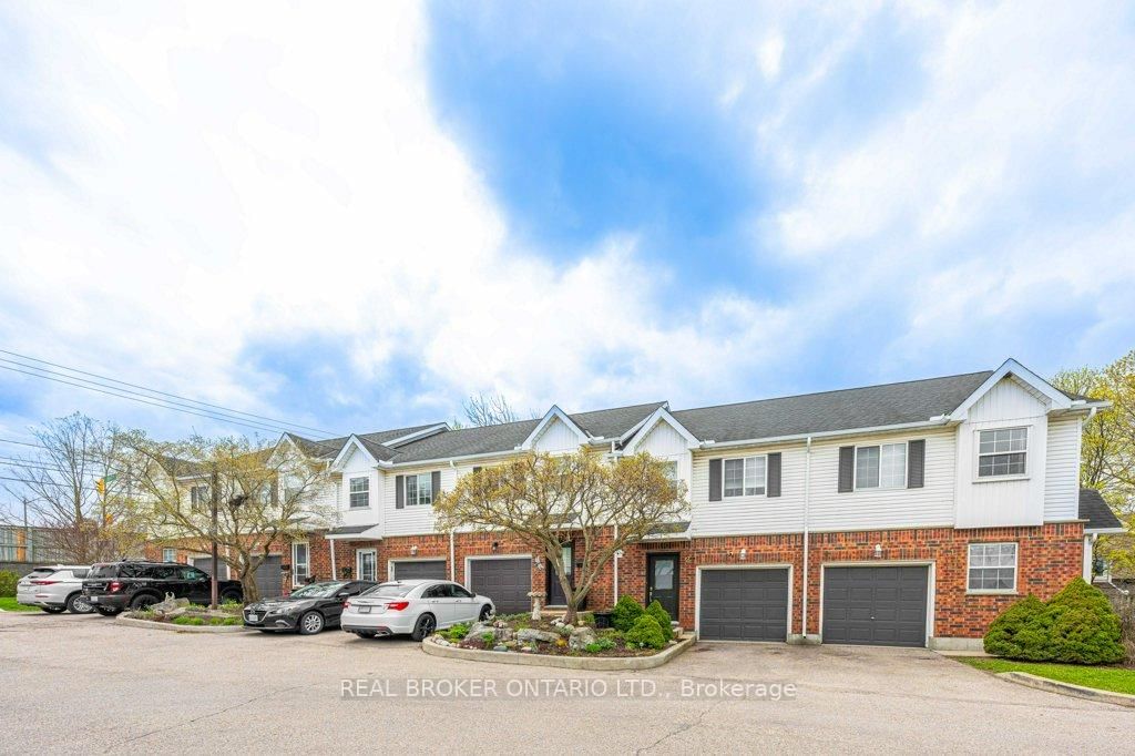 Townhouse for sale at 2-185 Highland Crescent, Kitchener, Ontario, N2M 5P8 - MLS: X13082556