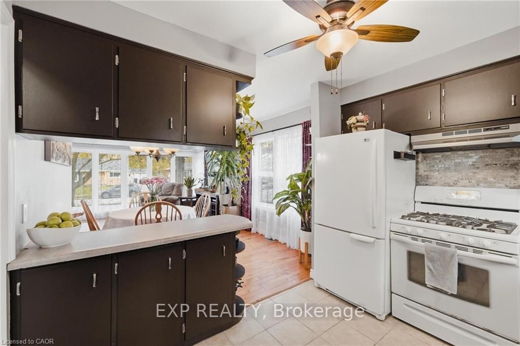 120 Elgin Crescent - Photo 10