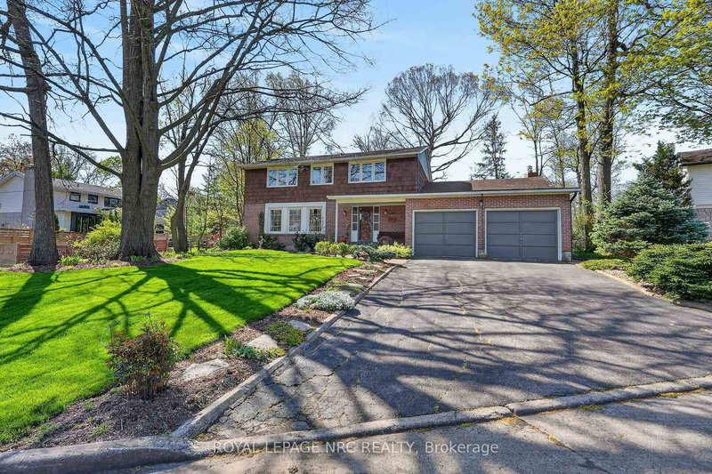 home for sale on 10 Briarfield Crescent