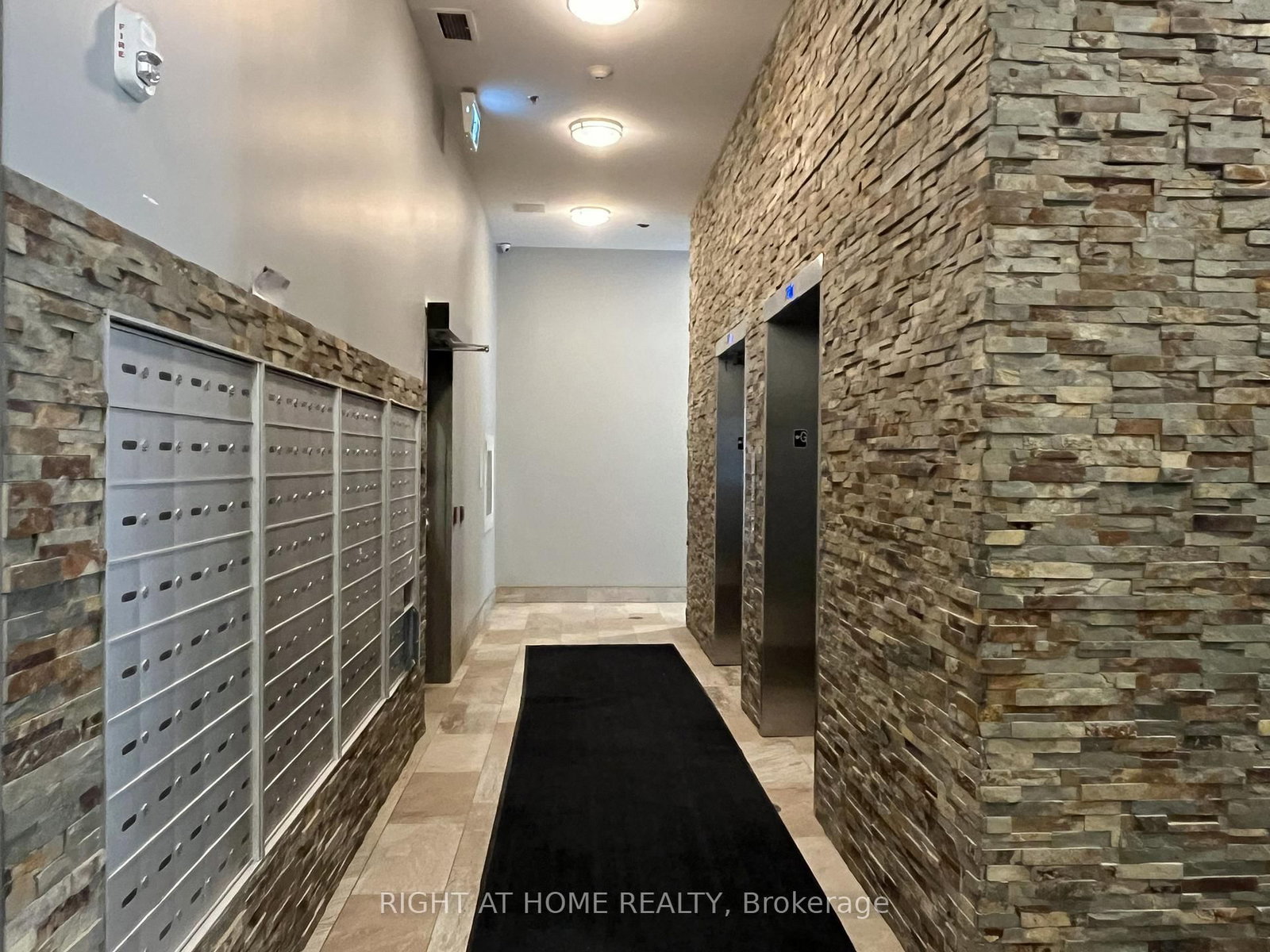308 Lester Street, Unit 421 - Photo 18