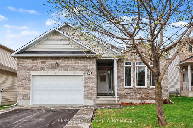 128 Topaze Crescent