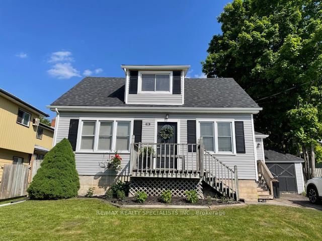 home for sale on 196 Queen Street W
