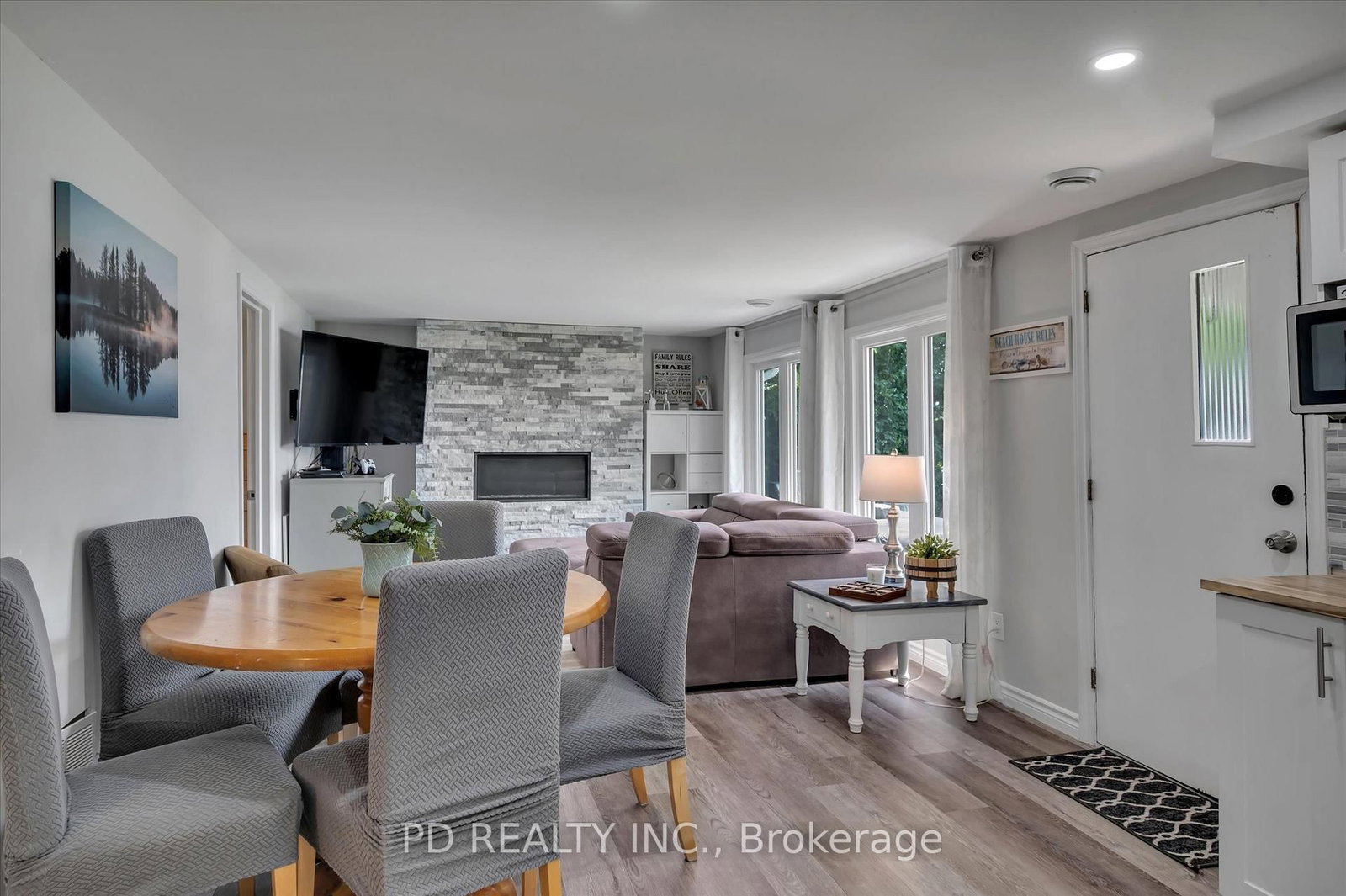 9 Charlotte Crescent • Kawartha Lakes, ON photo 16