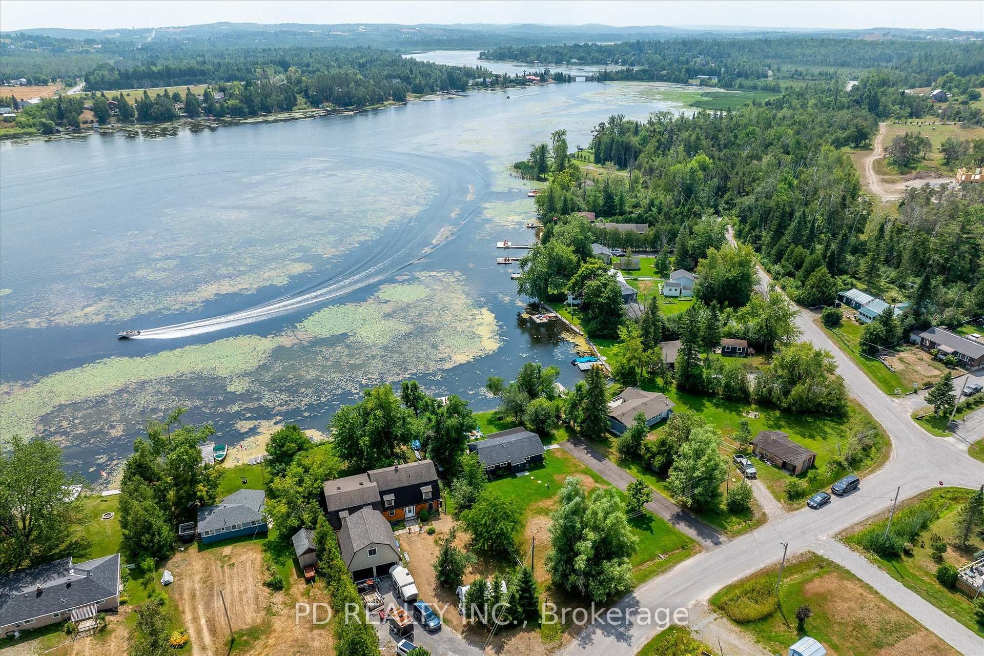 9 Charlotte Crescent