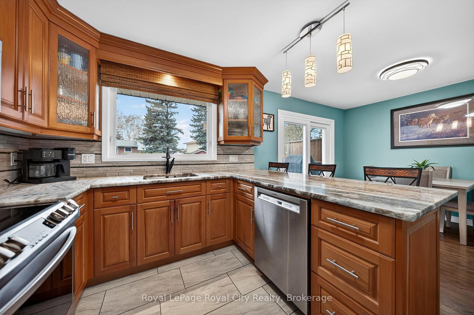 16 Sanderson Drive • Guelph, ON photo 9
