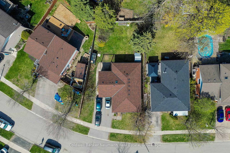 home for lease on Upper-37 Dunhill Crescent