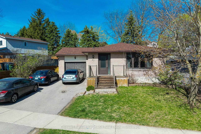 Upper - 37 Dunhill Crescent